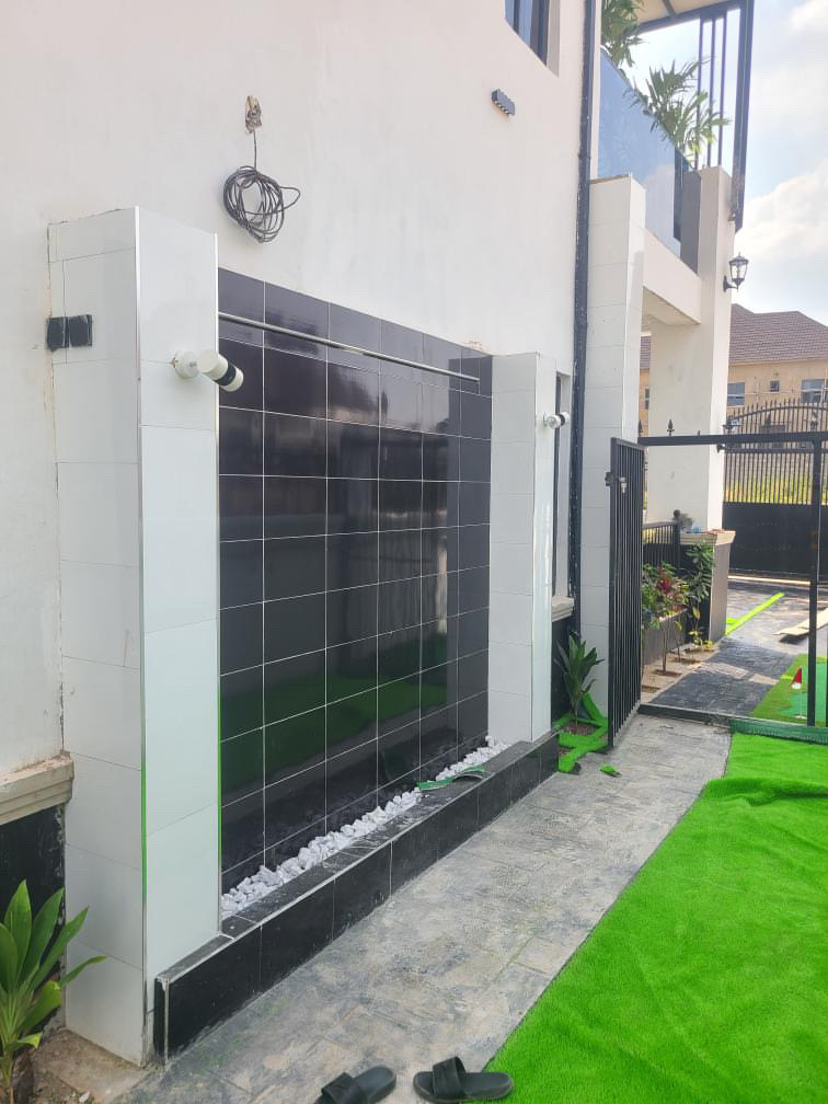 4 bedroom semi detached duplex with a maid room,swimming pool lounge,courtyards balcony for sale