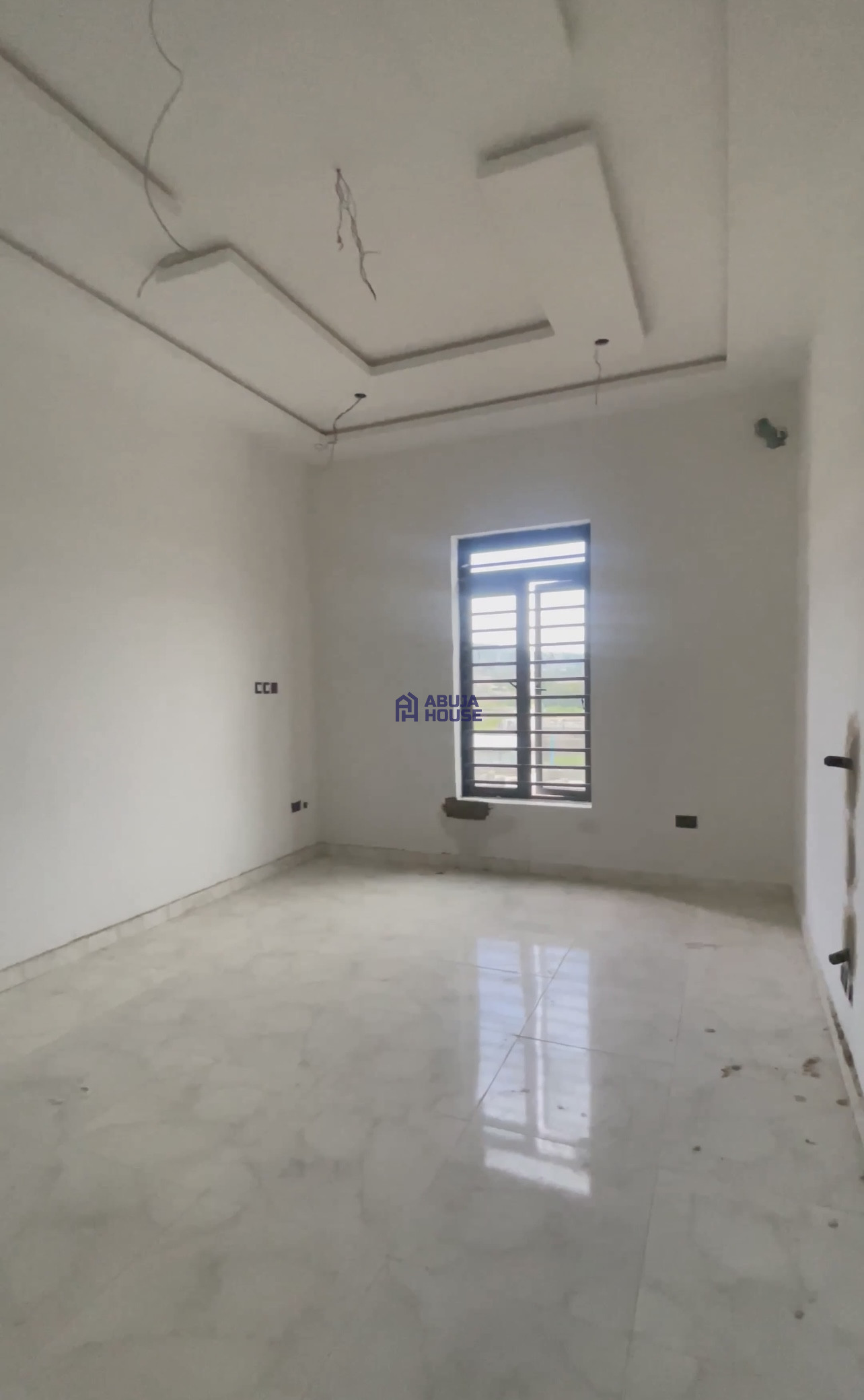Magnificent 5 bedroom terrace building with swimming pool available in jahi