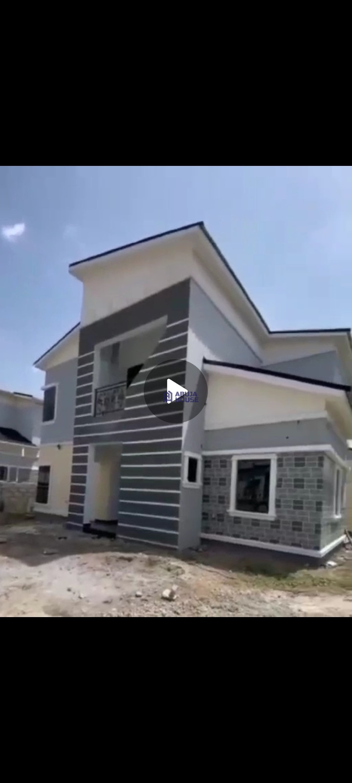 4 Bedroom Fully Detached Duplex with 3 Parlours