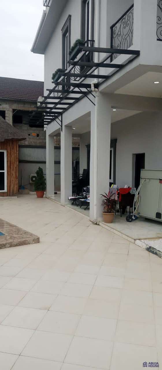 16 rooms apartment with swimming pool, club house for rent at 2nd Avenue Gwarimpa estate.