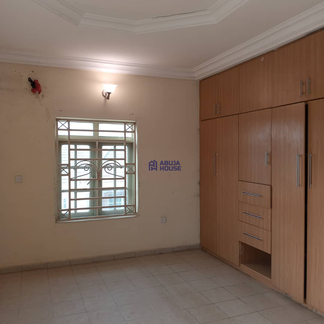 3 bedroom Available for rent in jahi