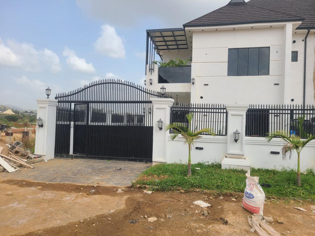 4 bedroom semi detached duplex with a maid room,swimming pool lounge,courtyards balcony for sale